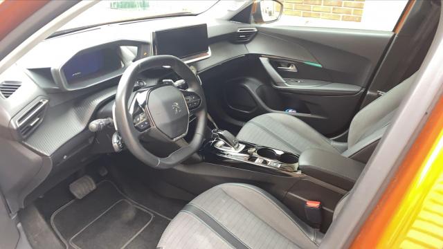 Peugeot 2008 image 7