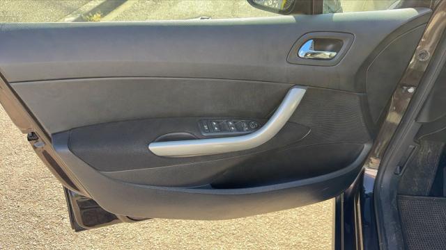 Peugeot 308 image 1