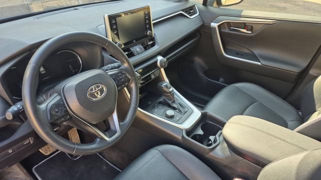 Toyota Rav4 image 8