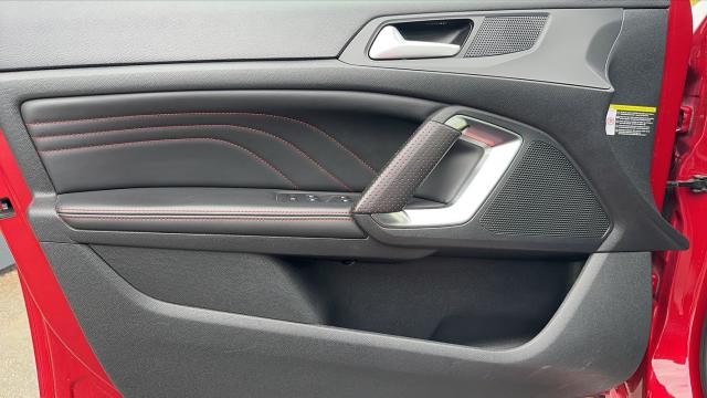 Peugeot 308 image 1