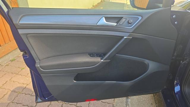 Volkswagen Golf image 8