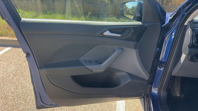 Volkswagen T-Cross image 3