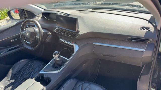 Peugeot 5008 image 2