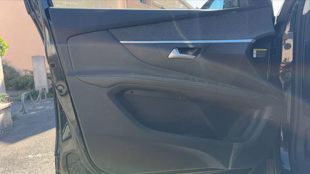 Peugeot 5008 image 1