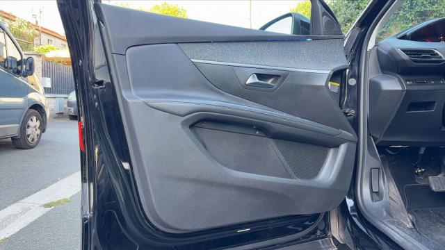 Peugeot 5008 image 6