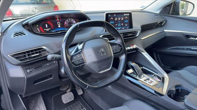 Peugeot 5008 image 2