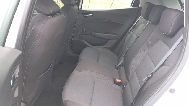 Renault Clio image 2