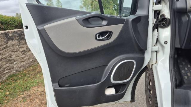 Renault Trafic image 8