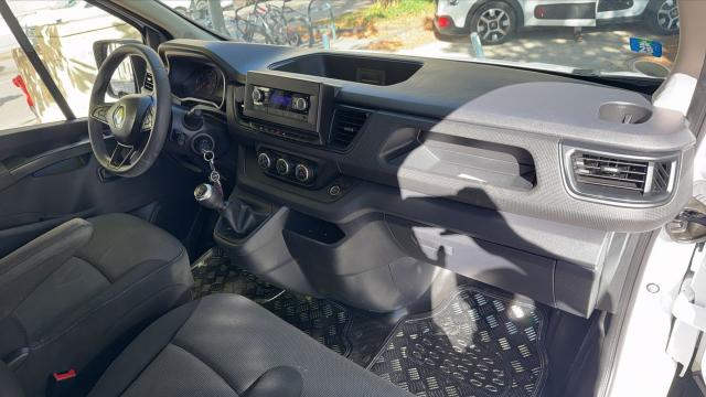 Renault Trafic image 7
