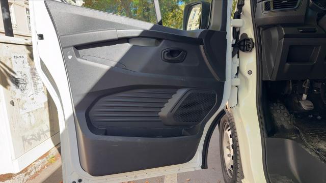 Renault Trafic image 8