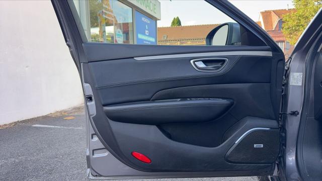 Renault Talisman Estate image 3