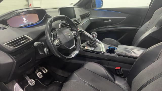 Peugeot 5008 image 2
