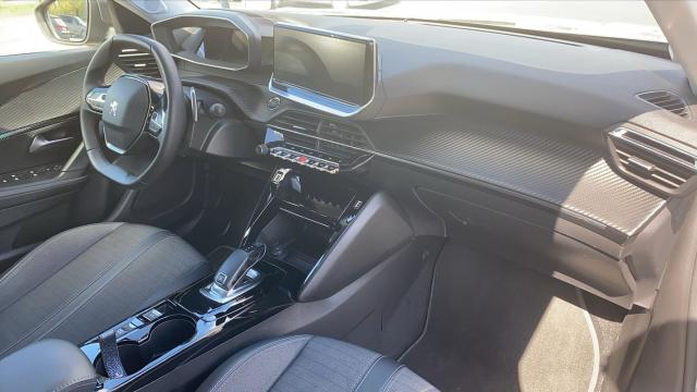 Peugeot 2008 image 8