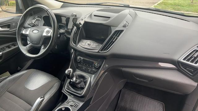 Ford Kuga image 9