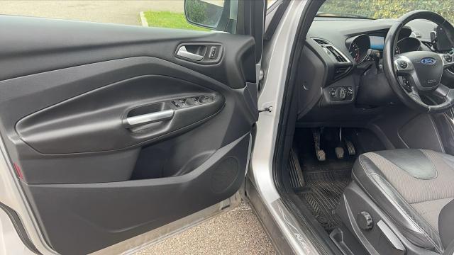 Ford Kuga image 8