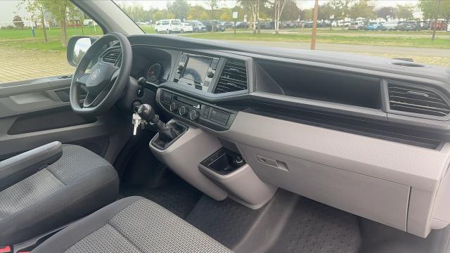 Volkswagen Transporter image 6
