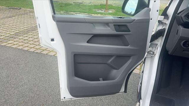 Volkswagen Transporter image 5