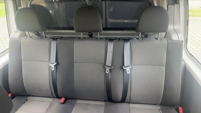 Volkswagen Transporter image 2