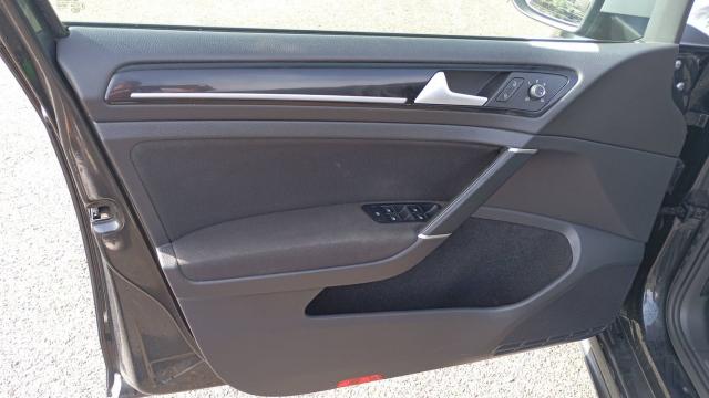 Volkswagen Golf image 6