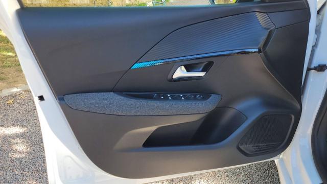 Peugeot 208 image 1