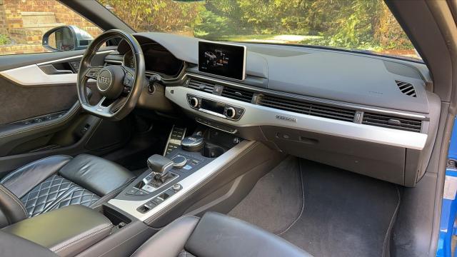 Audi S5 Cabriolet image 1
