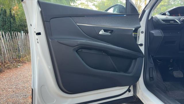 Peugeot 5008 image 9