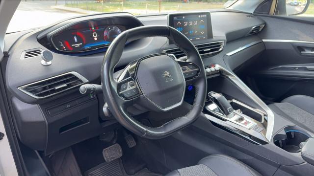 Peugeot 5008 image 2