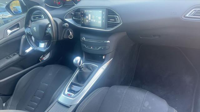 Peugeot 308 image 1