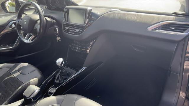 Peugeot 2008 image 3