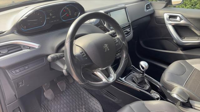 Peugeot 2008 image 6