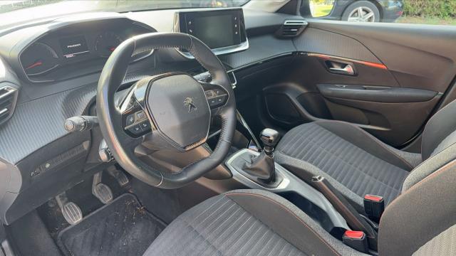 Peugeot 208 image 7