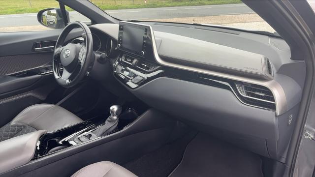 Toyota C-Hr image 9