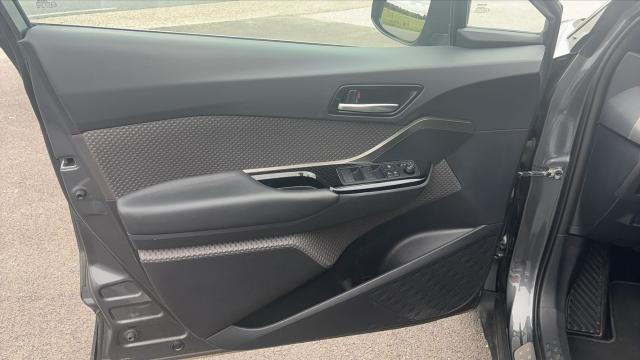Toyota C-Hr image 6