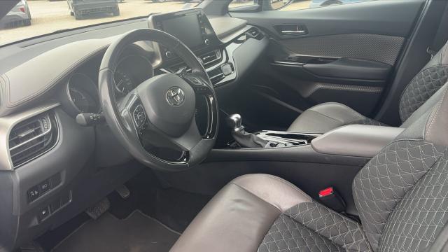 Toyota C-Hr image 7