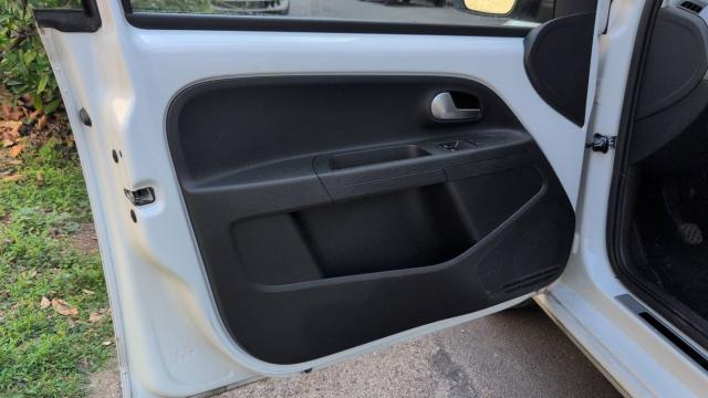 Volkswagen Up! image 8