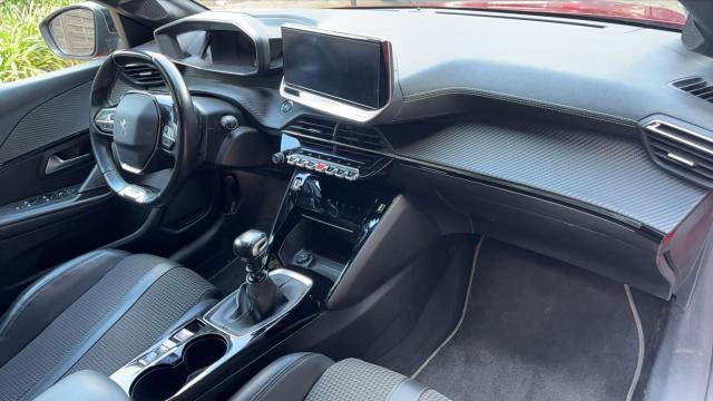 Peugeot 208 image 6