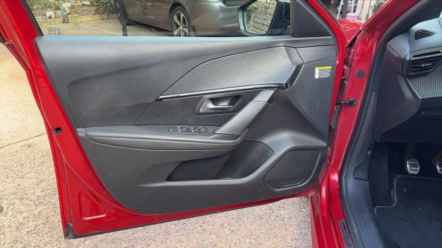 Peugeot 208 image 7