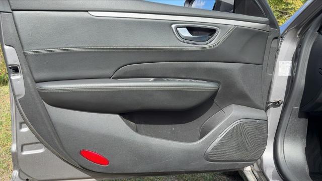 Renault Talisman Estate image 2