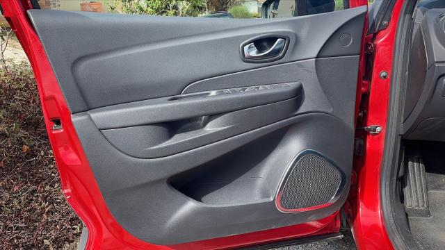 Renault Captur image 6