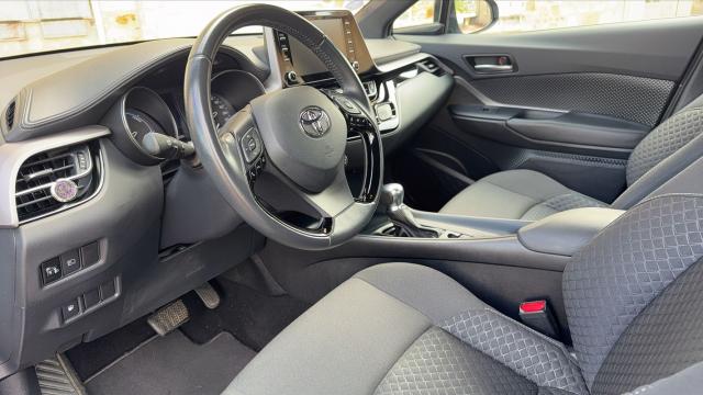 Toyota C-Hr image 5
