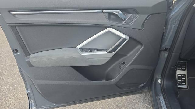 Audi Q3 image 8