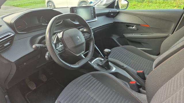 Peugeot 208 image 5