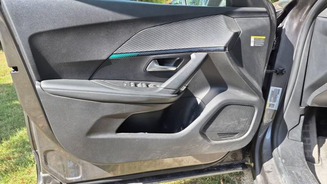 Peugeot 2008 image 2