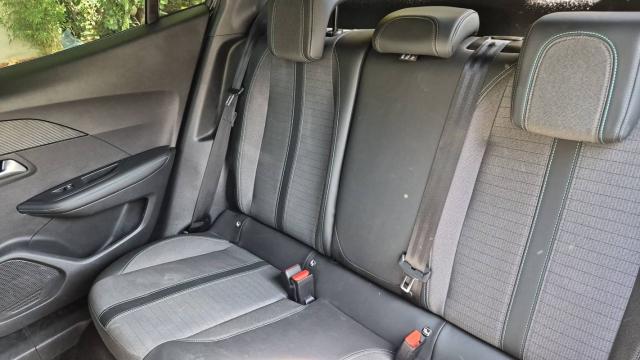Peugeot 2008 image 6