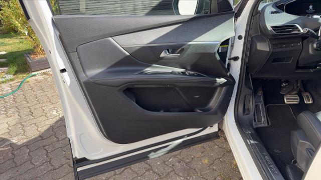 Peugeot 5008 image 9