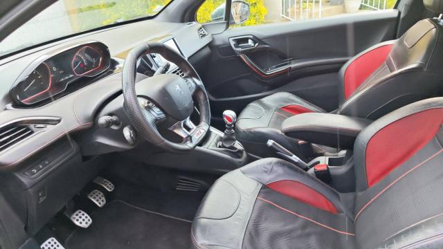 Peugeot 208 image 1
