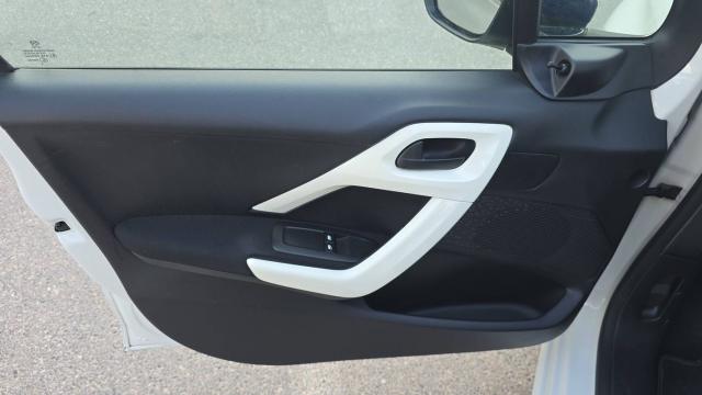 Peugeot 208 image 7