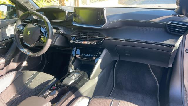 Peugeot 2008 image 9