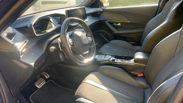 Peugeot 2008 image 8