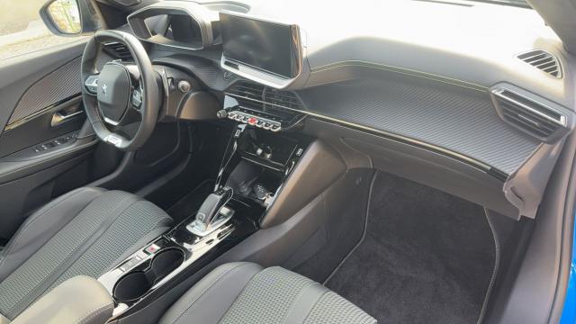 Peugeot 2008 image 6